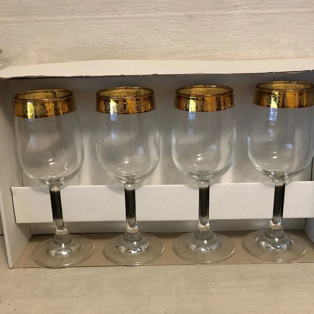 Vintage Celeni Mid Century 24 kt. Etched Gold Rim/Trim Wine/Water Goblets in Box